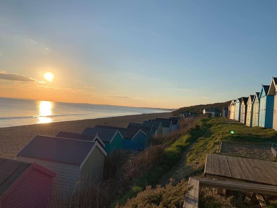 May Cottage - Heart Of Vibrant Village & 10 Mins Walk To Beach Milford on Sea Exterior foto